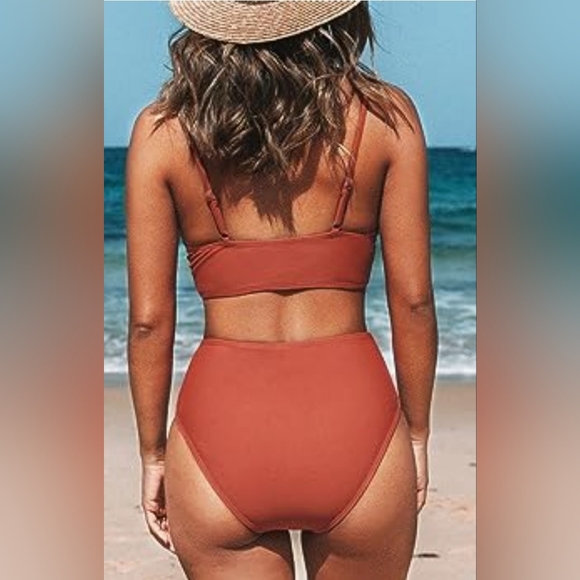 Cupshe twist top high waisted bikini - Picture 2 of 9